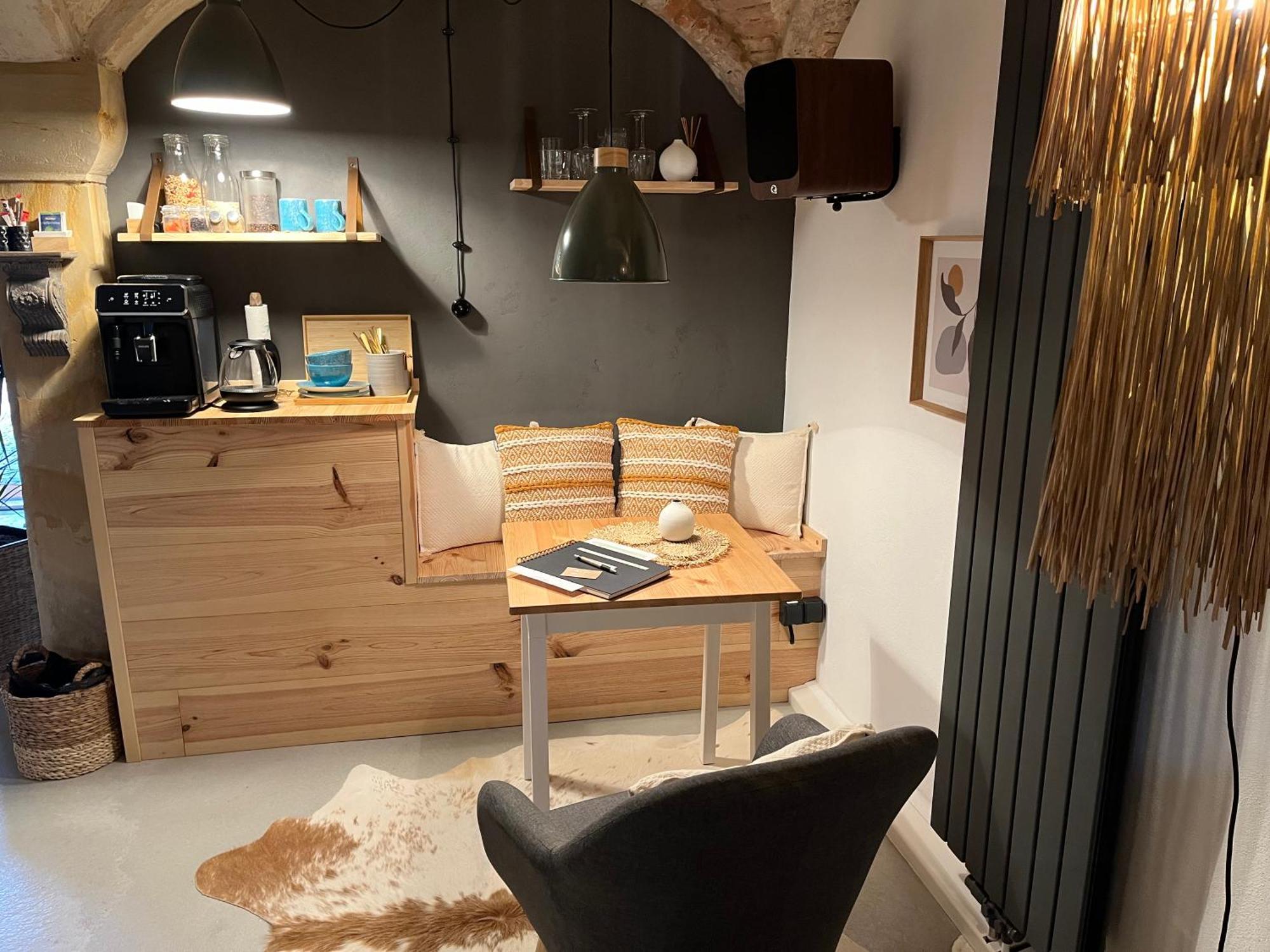 Q 1825 Apartment *