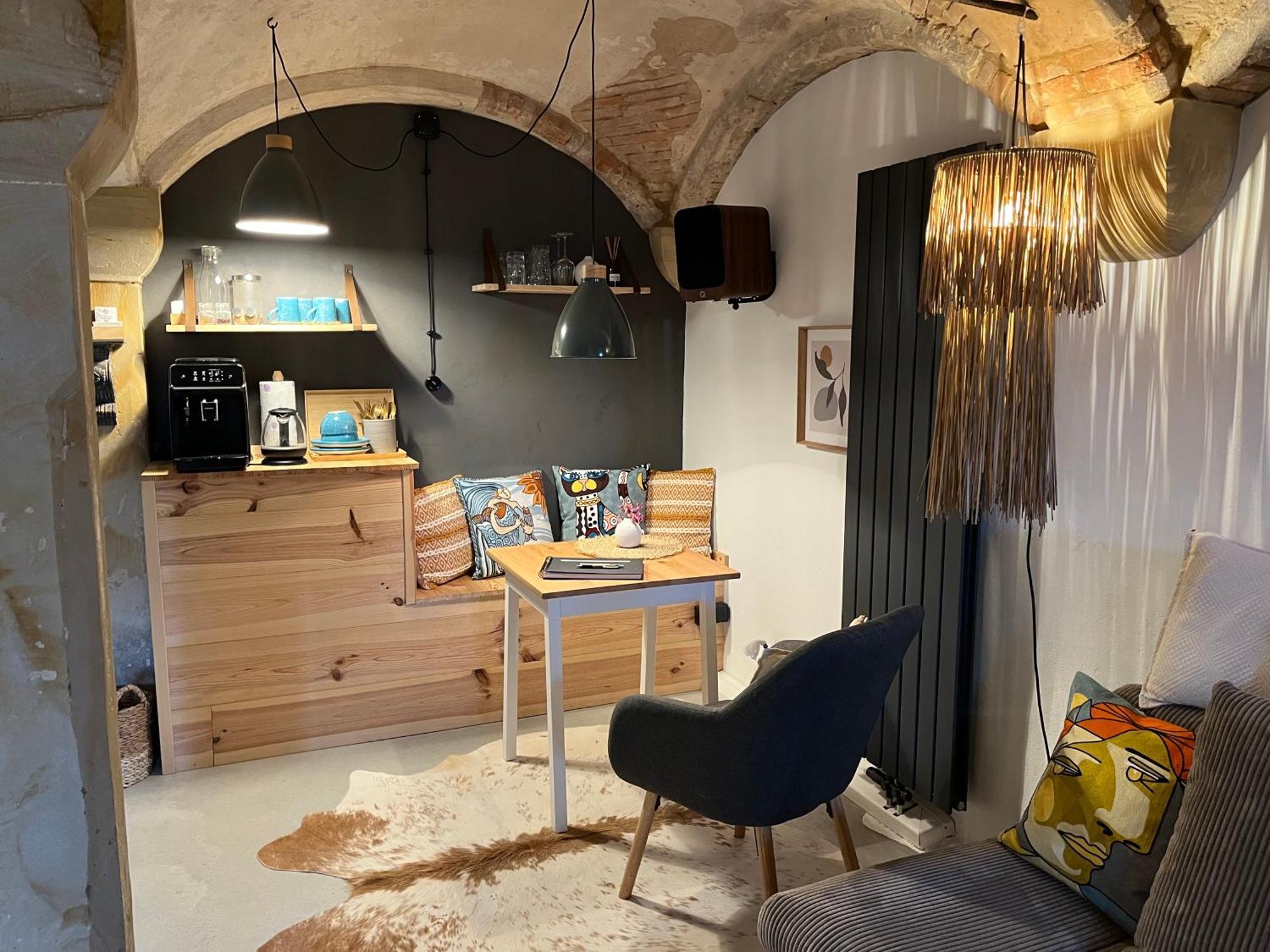 Q 1825 Apartment *