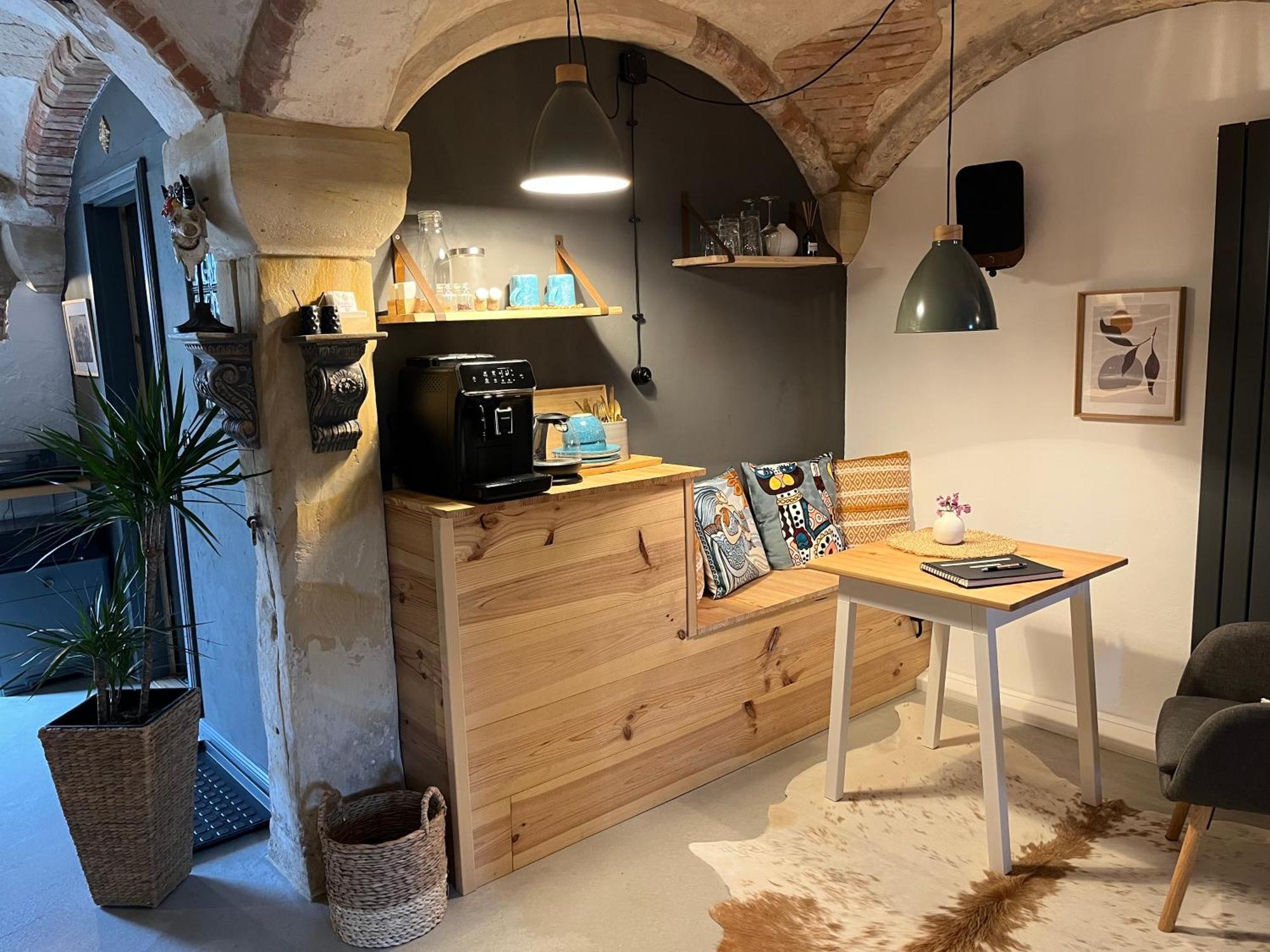 Q 1825 Apartment